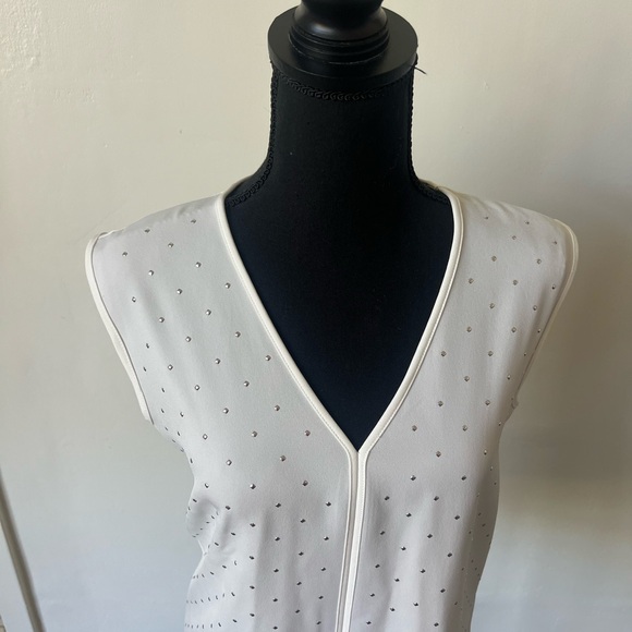 DKNY White V Neck Silver Studded Top Size XS - Picture 4 of 9